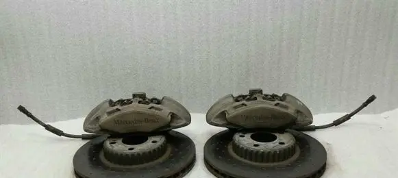 Mercedes-Benz C W205 Front brake caliper A0004212112