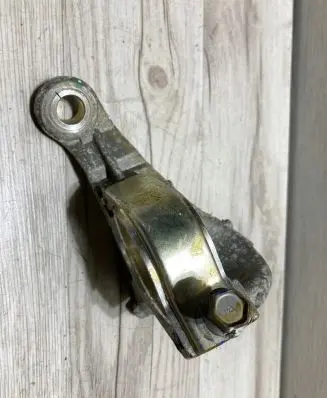 Nissan Micra K14 Driveshaft support bearing bracket 39774493