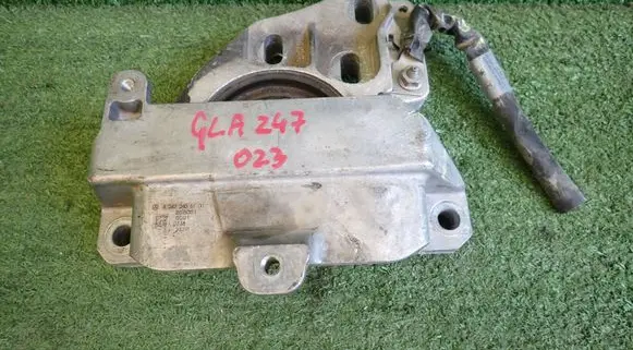 Mercedes-Benz GLA H247 Engine mount vacuum valve A2472406100