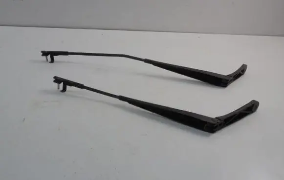 Skoda Octavia Mk2 (1Z) Front wiper blade arm 1Z1955409A