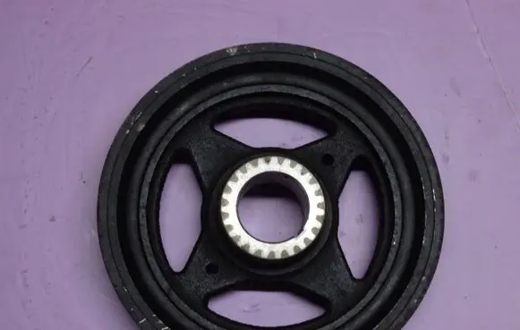 Nissan Qashqai Crankshaft pulley 23300EN20A