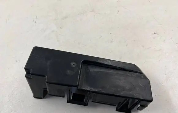 BMW 7 F01 F02 F03 F04 Other engine bay part 8617076 13407610
