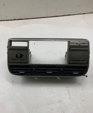Nissan X-Trail T30 Dash center air vent grill KH000393 E5715161500 KH000394