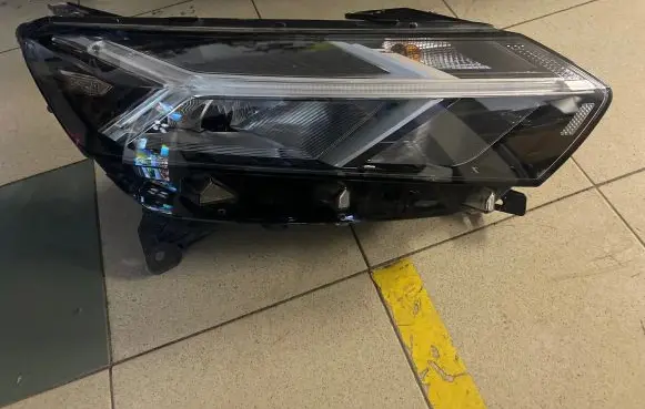 Dacia Sandero III Headlight/headlamp 260104363R 20220625 0021815009