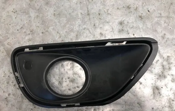 Porsche Cayenne (92A) Front fog light trim/grill 7P5807824BILI 7P5807824 5Q0919275B