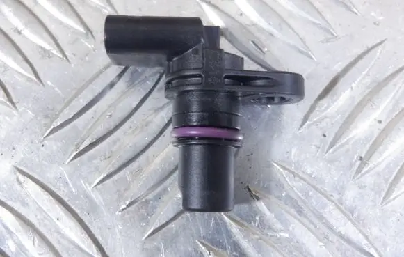 Audi A8 S8 D4 4H Camshaft position sensor 04C907601