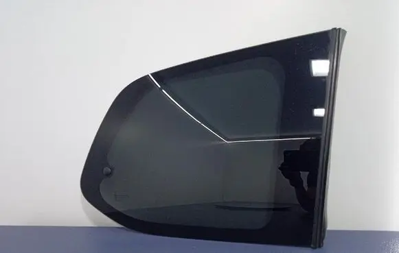 KIA Carnival Rear side window