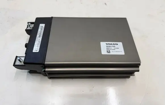 Volvo XC40 Hybrid / electric car battery 32301105