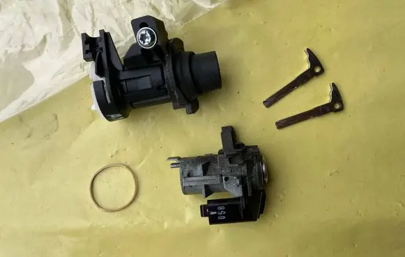 Mercedes-Benz C W204 Sliding door lock A2047500061 A20476602259999