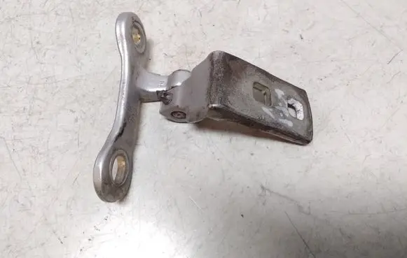 Opel Vectra C Front door upper hinge