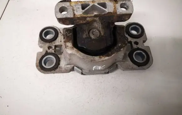 Volvo XC60 Engine mount bracket 8g9n7m121ba 8g9n-7m121-ba