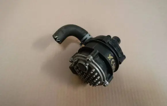 Volvo XC40 Electric auxiliary coolant/water pump 32222737