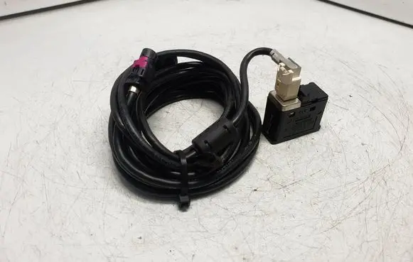 BMW 5 F10 F11 AUX in-socket connector 9129651 61319129651
