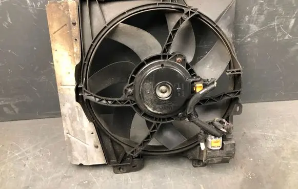 Peugeot 207 CC Electric radiator cooling fan 9682902080