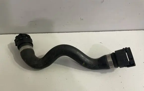 BMW 5 E60 E61 Engine coolant pipe/hose 6910759