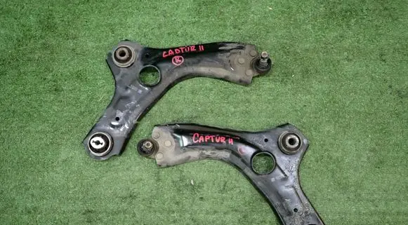 Renault Captur II Front lower control arm/wishbone 