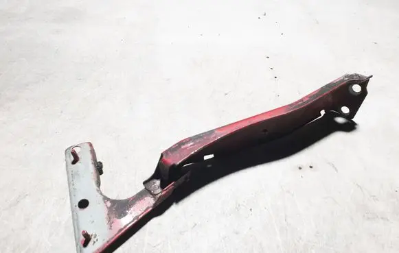 Audi A5 8T 8F Fender mounting bracket 8T0821136