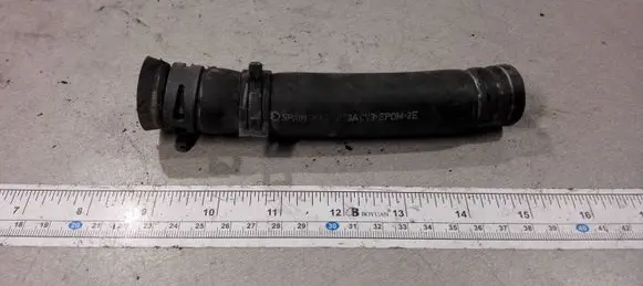 Audi A6 S6 C5 4B Engine coolant pipe/hose 059121058A