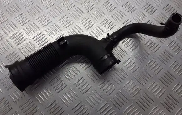 Opel Agila A Air intake duct part 13101905