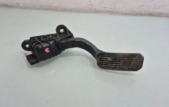 Lexus RX 330 - 350 - 400H Accelerator throttle pedal 7812048090