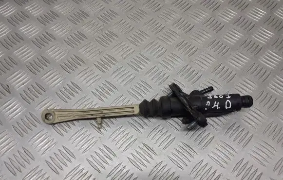 Volvo S60 Clutch slave cylinder 8636540