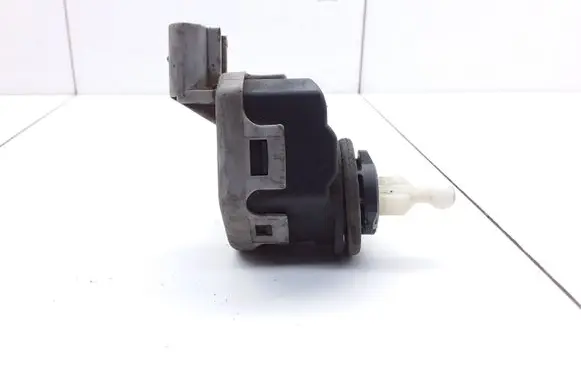 Opel Astra G Headlight level adjustment motor 90590665 007878