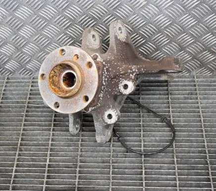 Rear wheel hub
