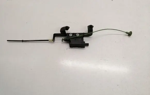 BMW 5 E60 E61 Fuel tank cap lock 406204102