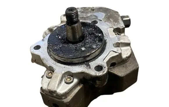 BMW 3 E90 E91 Fuel injection high pressure pump 7788670 0445010045