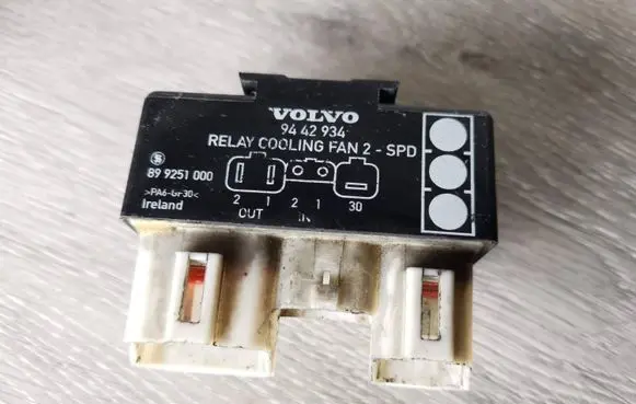 Volvo S70 V70 V70 XC Coolant fan relay 9442934 899251000