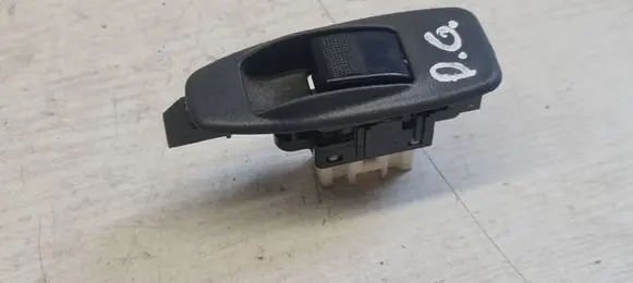 Mazda Premacy Electric window control switch 3582F29