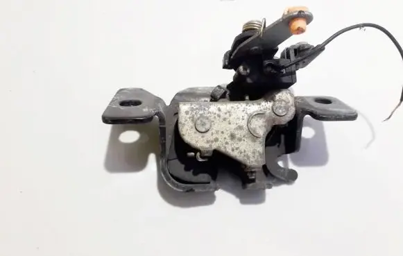 Mazda 323 Tailgate/trunk/boot lock/catch/latch