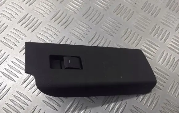 Ford Focus Quarter vent window switch 8S435423878