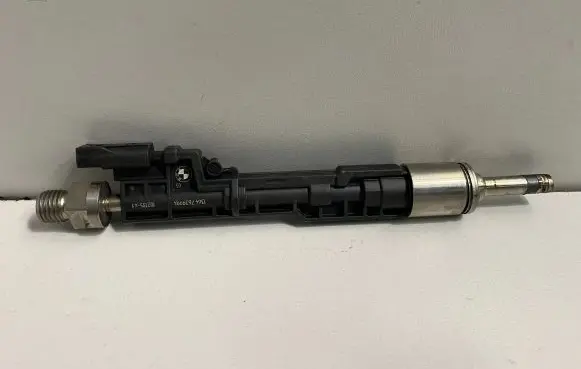 BMW 2 F22 F23 Fuel injector 7639994