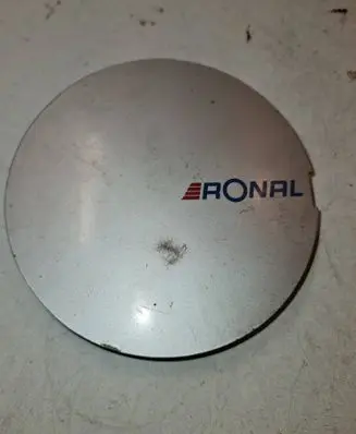 Volkswagen PASSAT B4 Non-original wheel cap 71053 0555