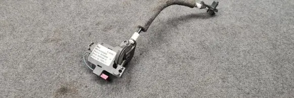BMW 3 E90 E91 Curtain motor 8972002399