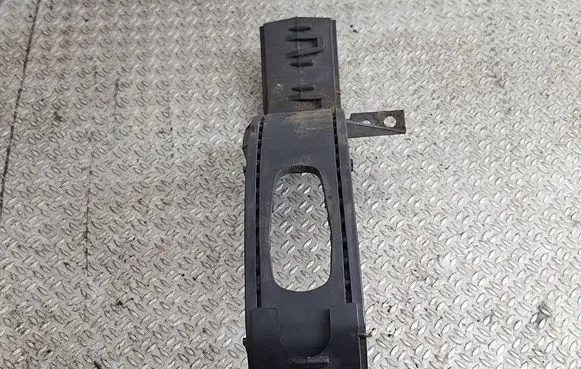 Volkswagen Golf V Armrest 1K0713187
