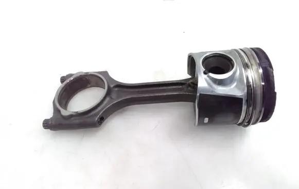 Volvo XC60 Piston with connecting rod 