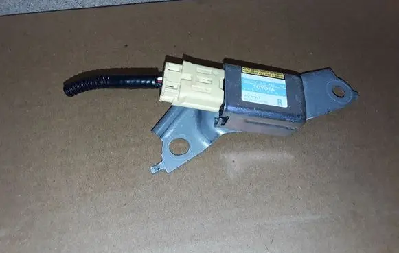 Lexus RX 330 - 350 - 400H Airbag deployment crash/impact sensor 1879001730 8983348020