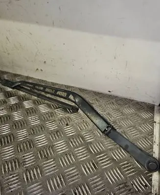 Mercedes-Benz GLK (X204) Front wiper blade arm 3392126989