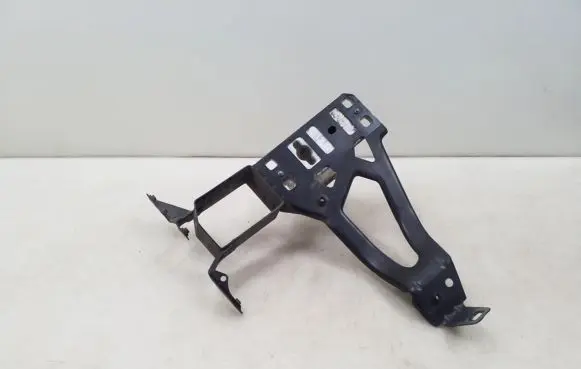 BMW 5 E60 E61 Fog light bracket 7033731
