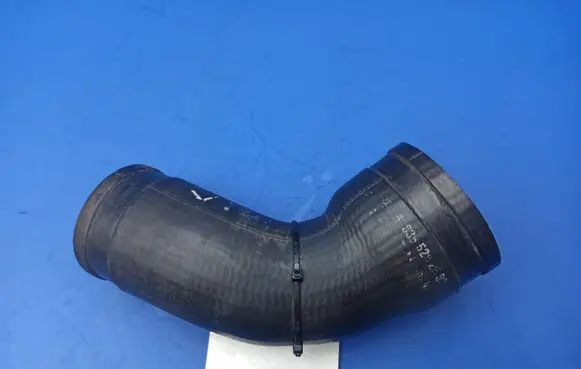 Mercedes-Benz Vito Viano W638 Intercooler hose/pipe A6385282982