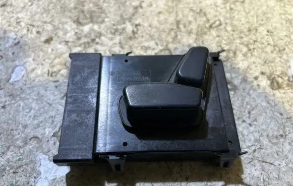 Ram 1500 Seat control module 68233979AA 10126364