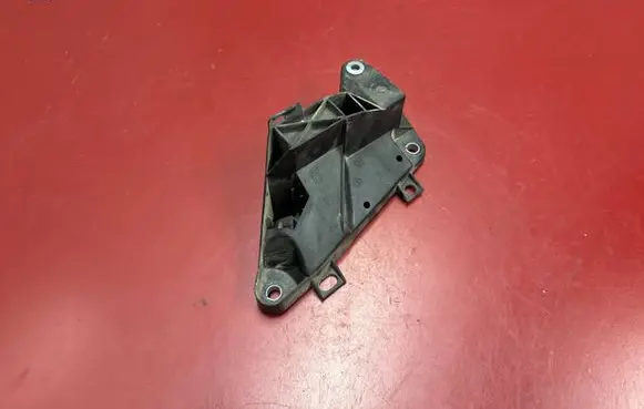 Chrysler Pacifica Radiator support slam panel bracket 68292239AB