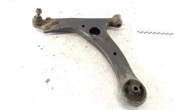 Toyota Avensis T250 Front lower control arm/wishbone 3616