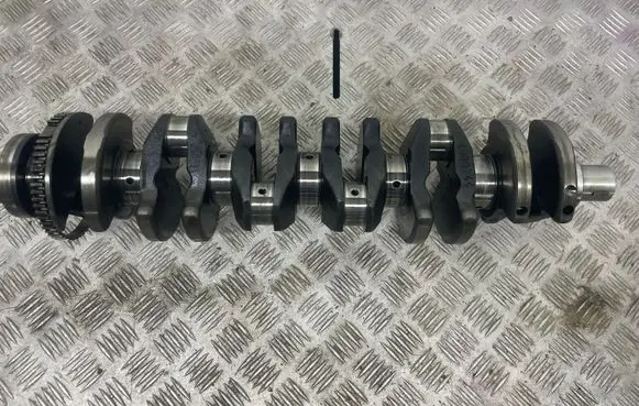 BMW 5 E39 Crankshaft 2246863