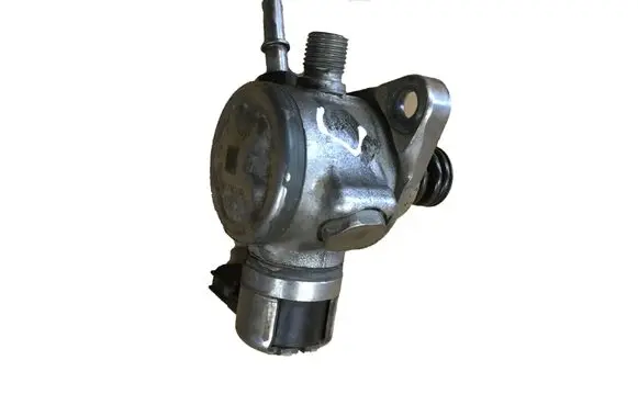 Nissan Juke I F15 Fuel injection high pressure pump 166307020R