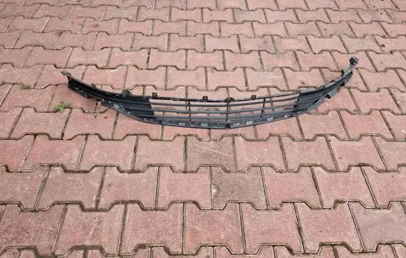 Opel Mokka X Front bumper lower grill 31TYS