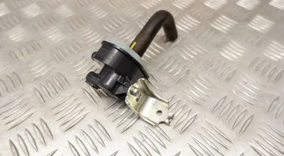 Toyota Yaris XP210 Brake central valve 90910TC005