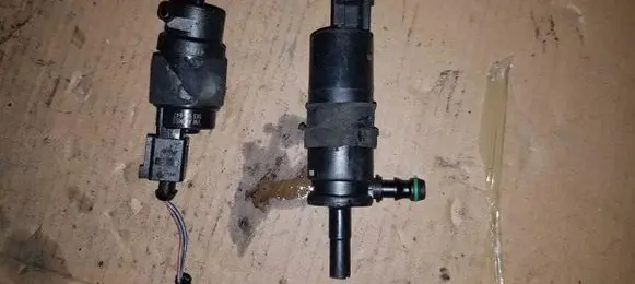 Audi A6 C7 Windscreen/windshield washer pump 8K5955647